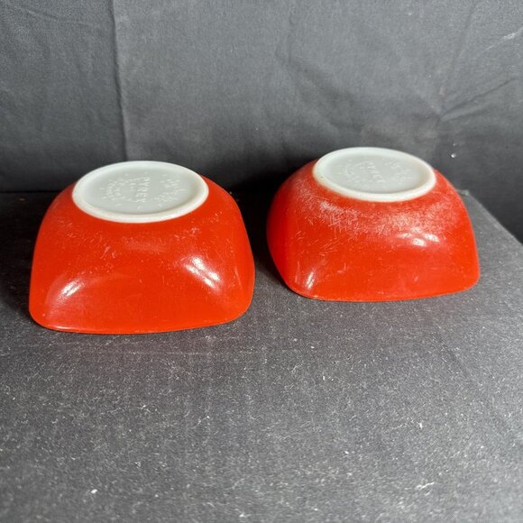 2 PYREX 10-12 oz A-17 Bowls Red Square Ovenware USA 4.75" - Picture 6 of 6